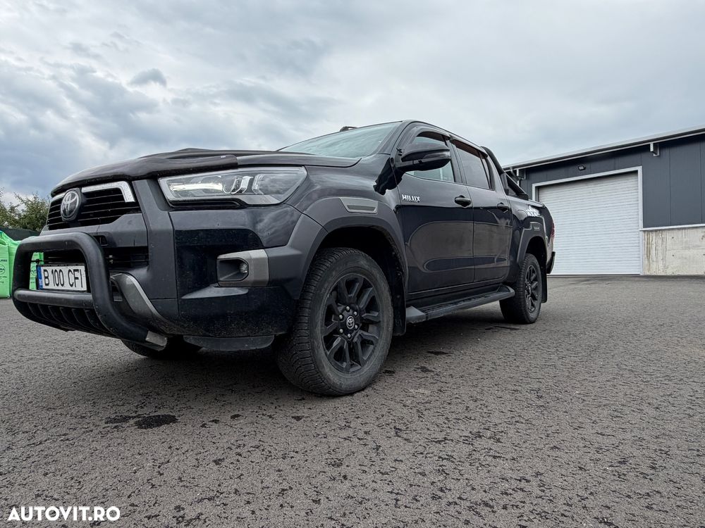 Toyota Hilux 2.8D 204CP 4x4 Double Cab AT Invincible Color Edition - 2