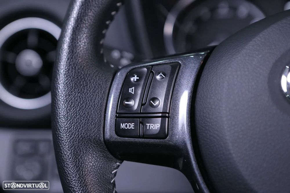 Toyota Yaris 1.0 VVT-i 20 Anos - 9
