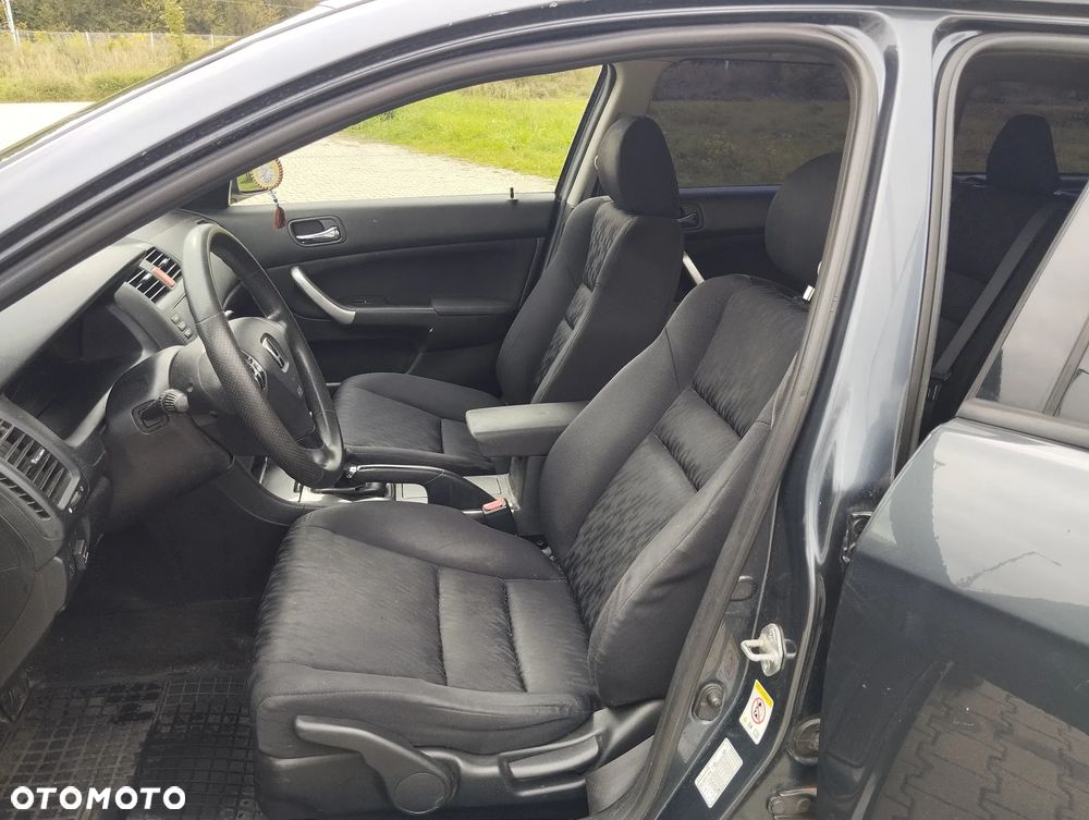 Honda Accord 2.0 Comfort - 23