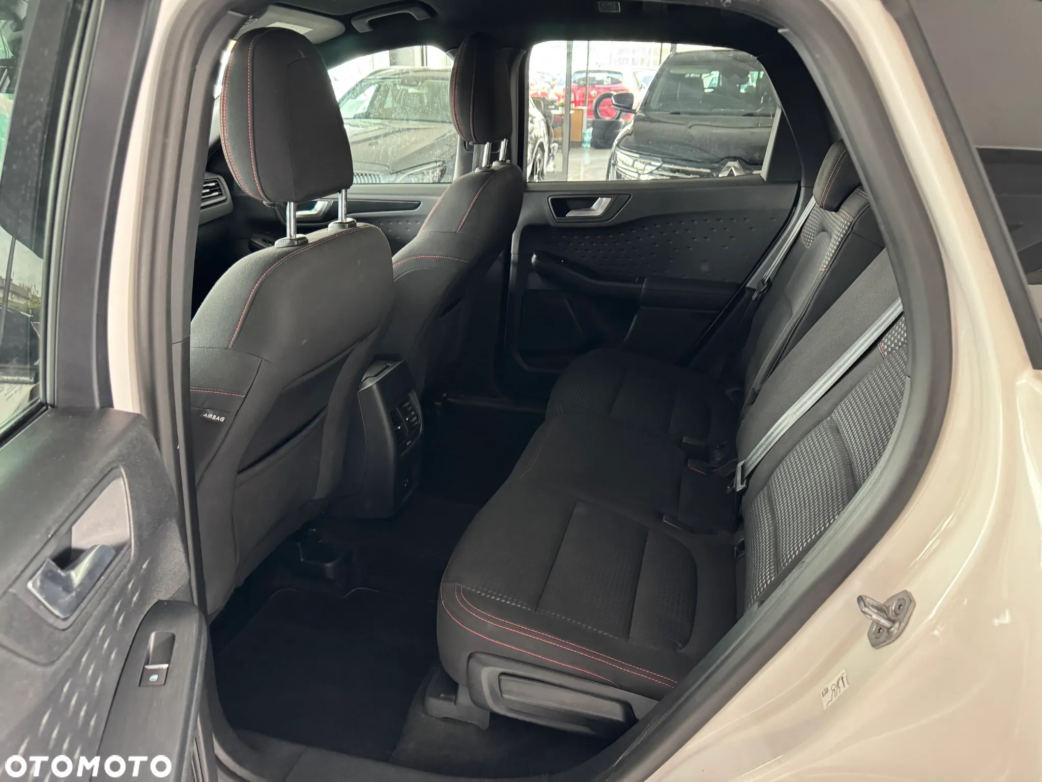 Ford Kuga 1.5 EcoBoost FWD ST-Line X - 35