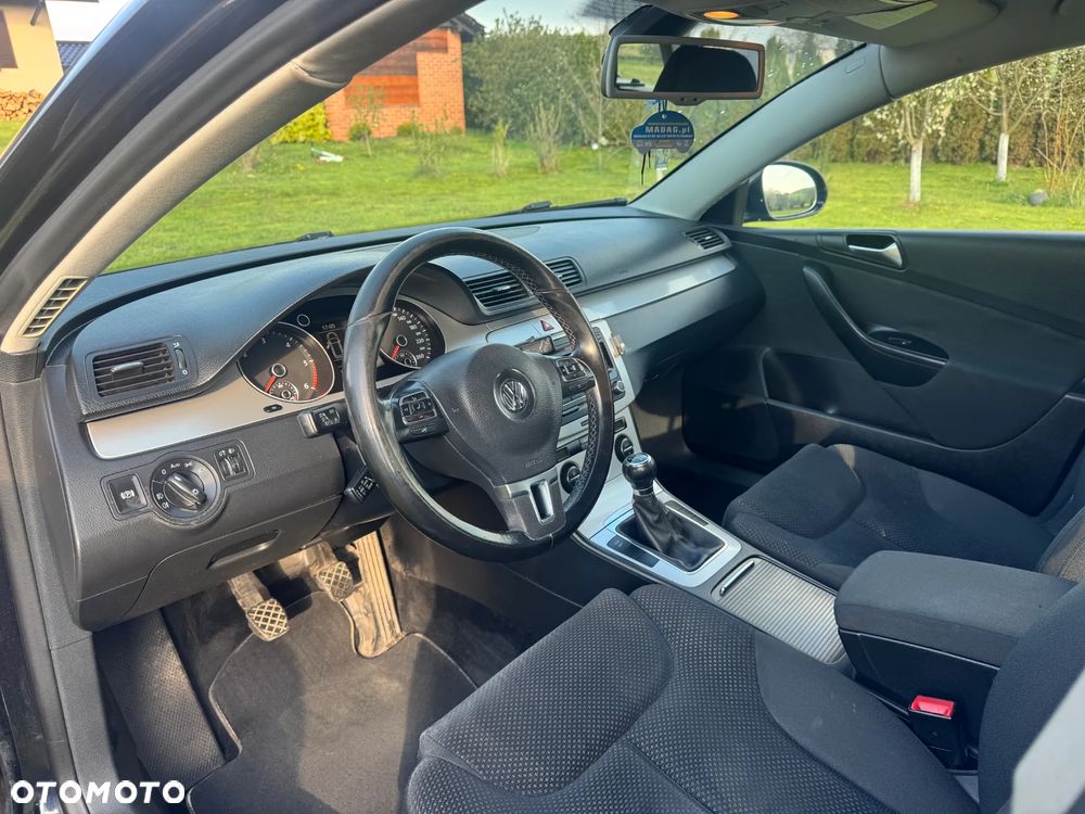 Volkswagen Passat - 14