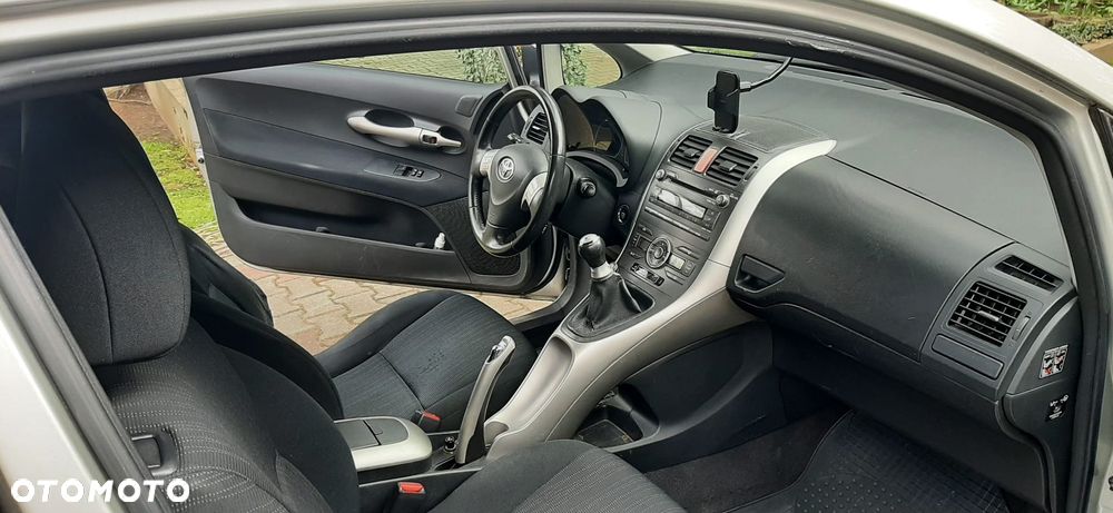 Toyota Auris 1.6 VVT-i Prestige - 4