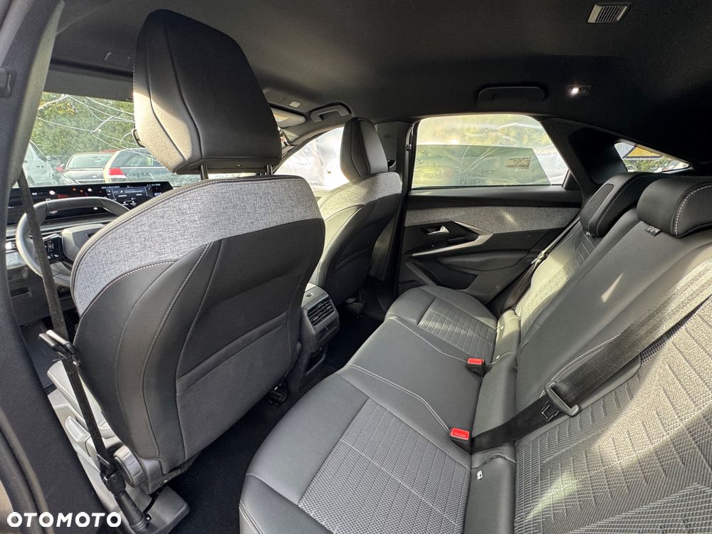 Peugeot 3008 1.2 PureTech mHEV Allure Pack S&S e-DCS6 - 8