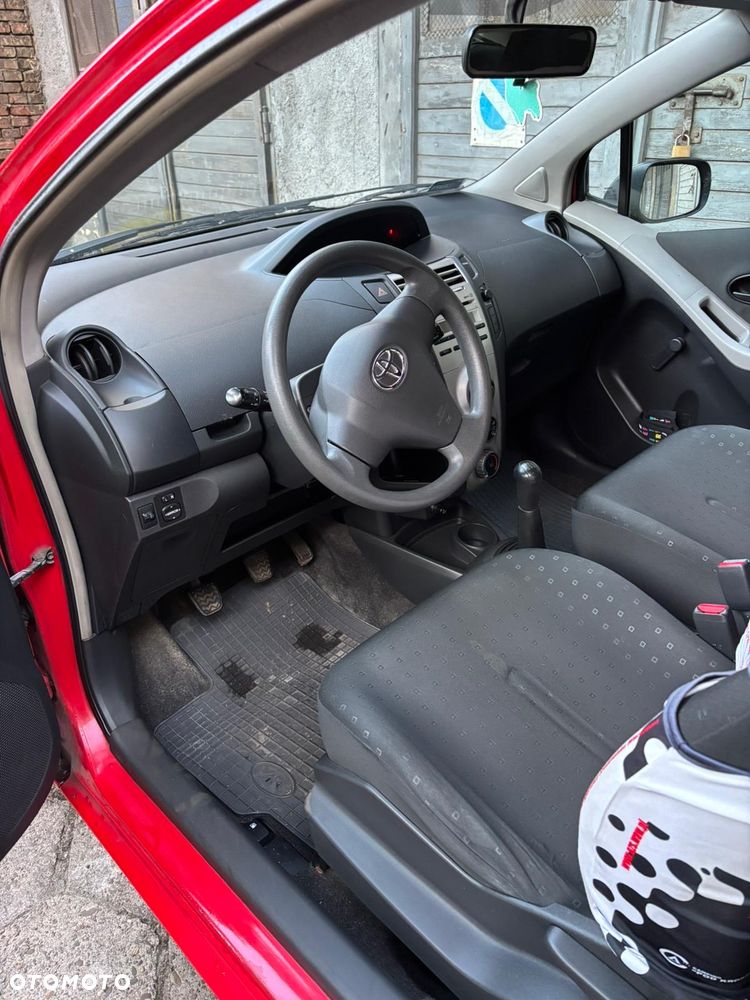 Toyota Yaris - 15