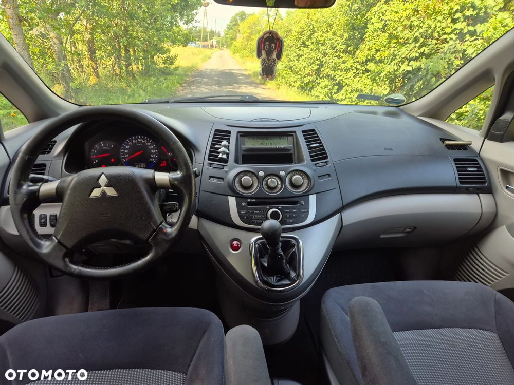 Mitsubishi Grandis 2.0 DI-D 7-Sitzer Intense - 10