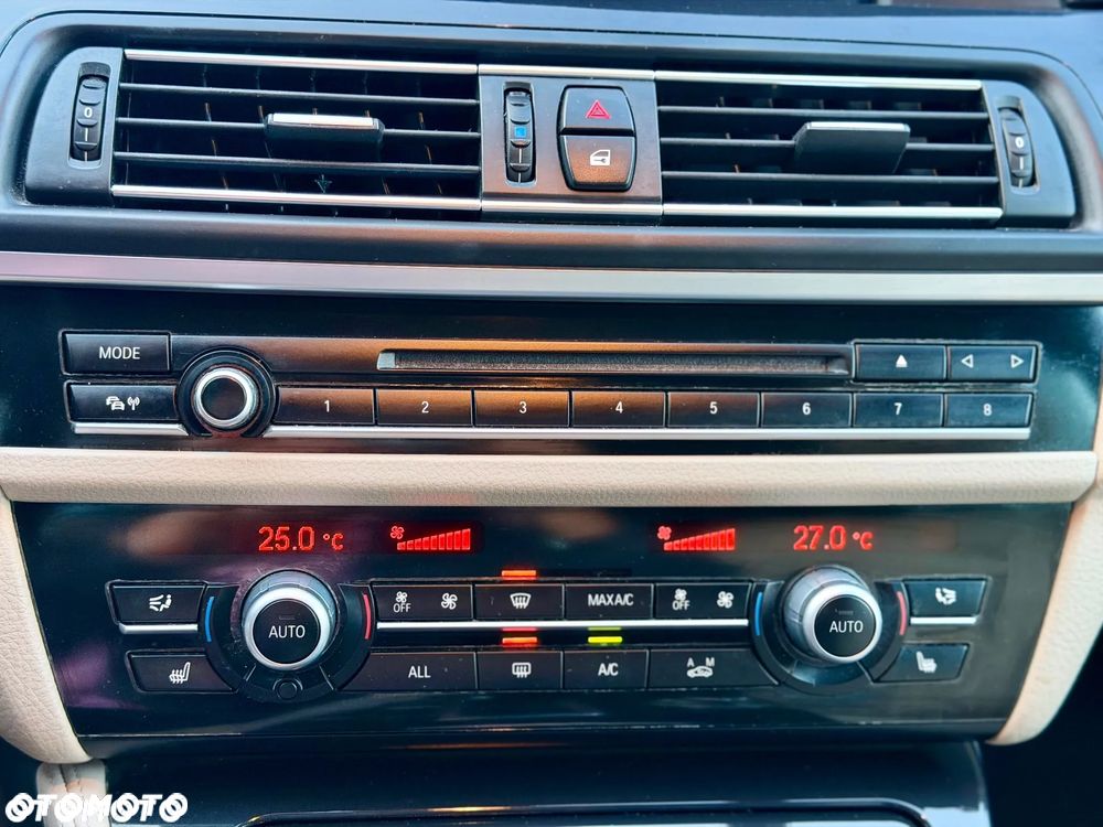 BMW Seria 5 520d - 28