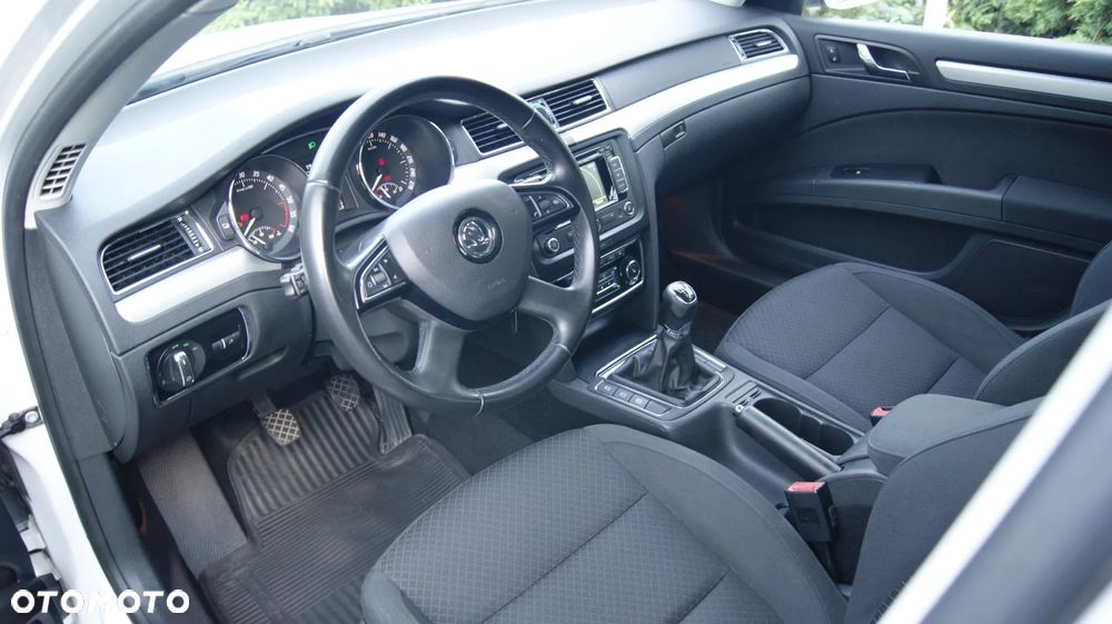 Skoda Superb 2.0 TDI Ambition - 23