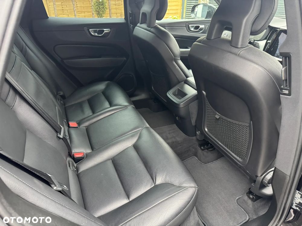 Volvo XC 60 D4 AWD Geartronic RDesign - 21