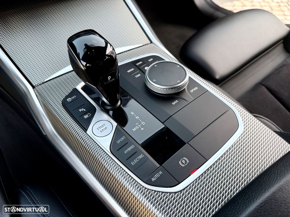 BMW 320 e Pack M Auto - 35