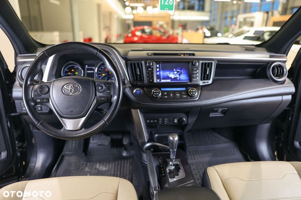 Toyota RAV4 - 6