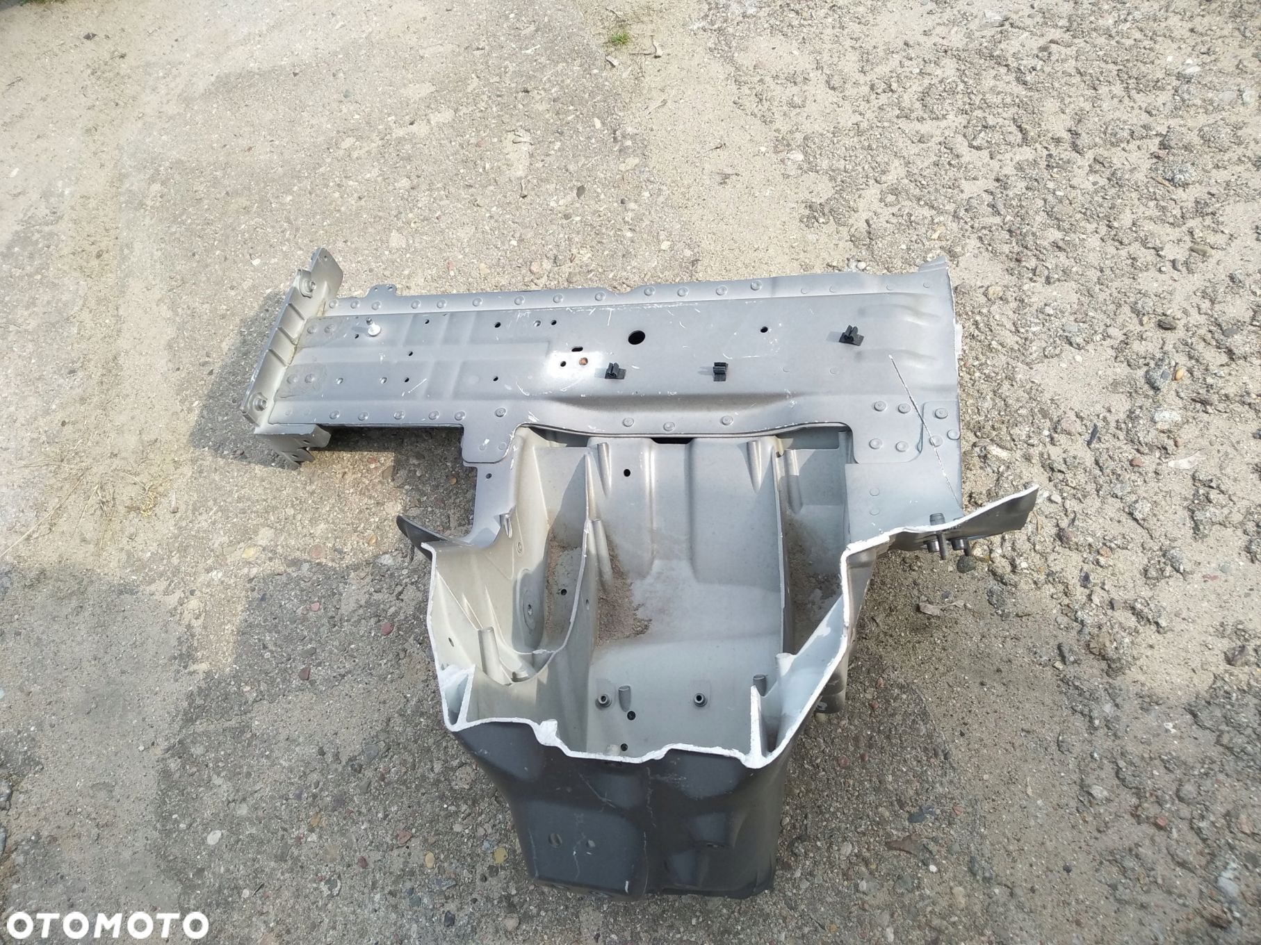 Ćwiartka podłużnica prawa Range Rover Sport 13-15 - 3