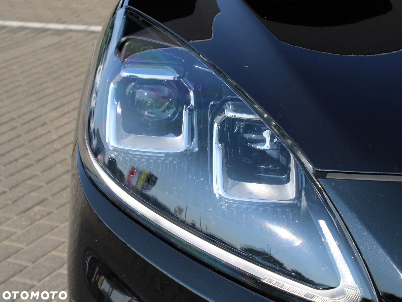 Ford Kuga 2.5 FHEV AWD Titanium - 4
