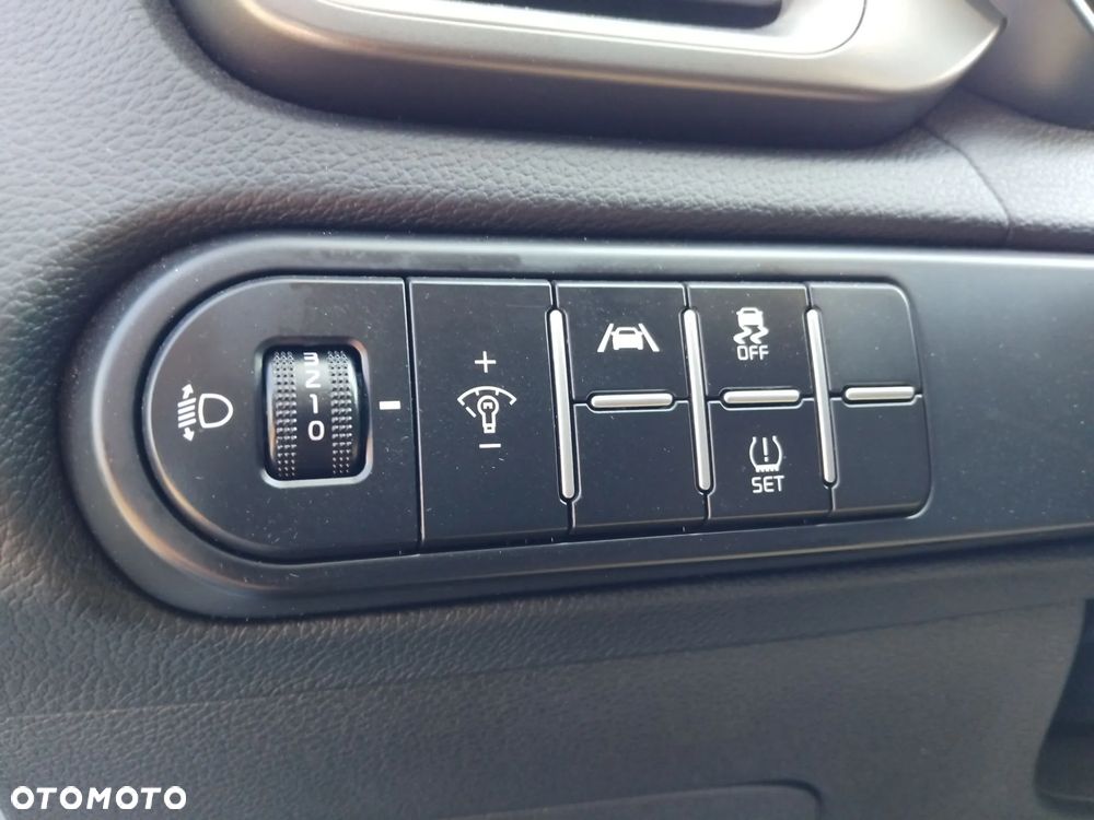 Kia Ceed 1.5 T-GDI M - 13