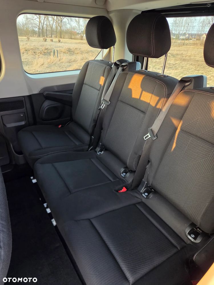 Renault Trafic 2.0 dCi - 11