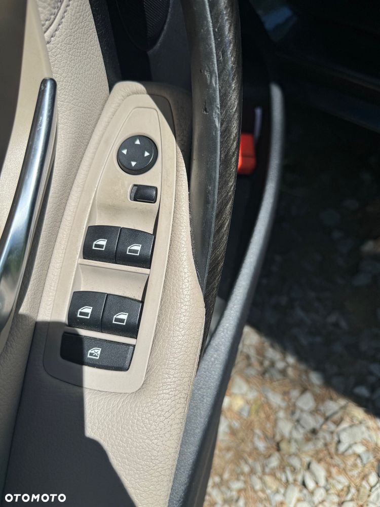 BMW Seria 3 320d xDrive - 7