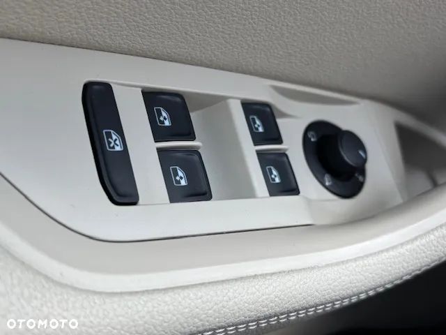 Skoda Superb 2.0 TDI SCR Style DSG - 35