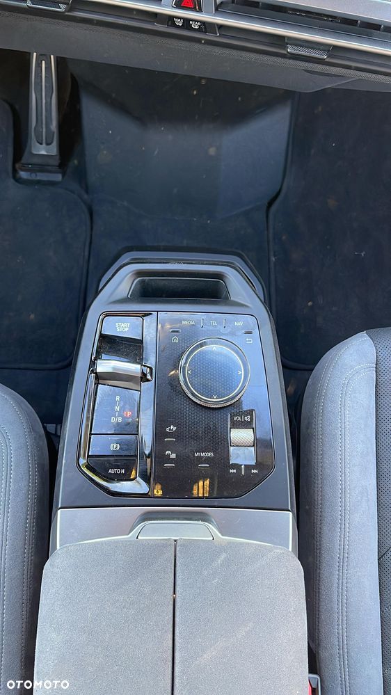 BMW iX xDrive45 - 22