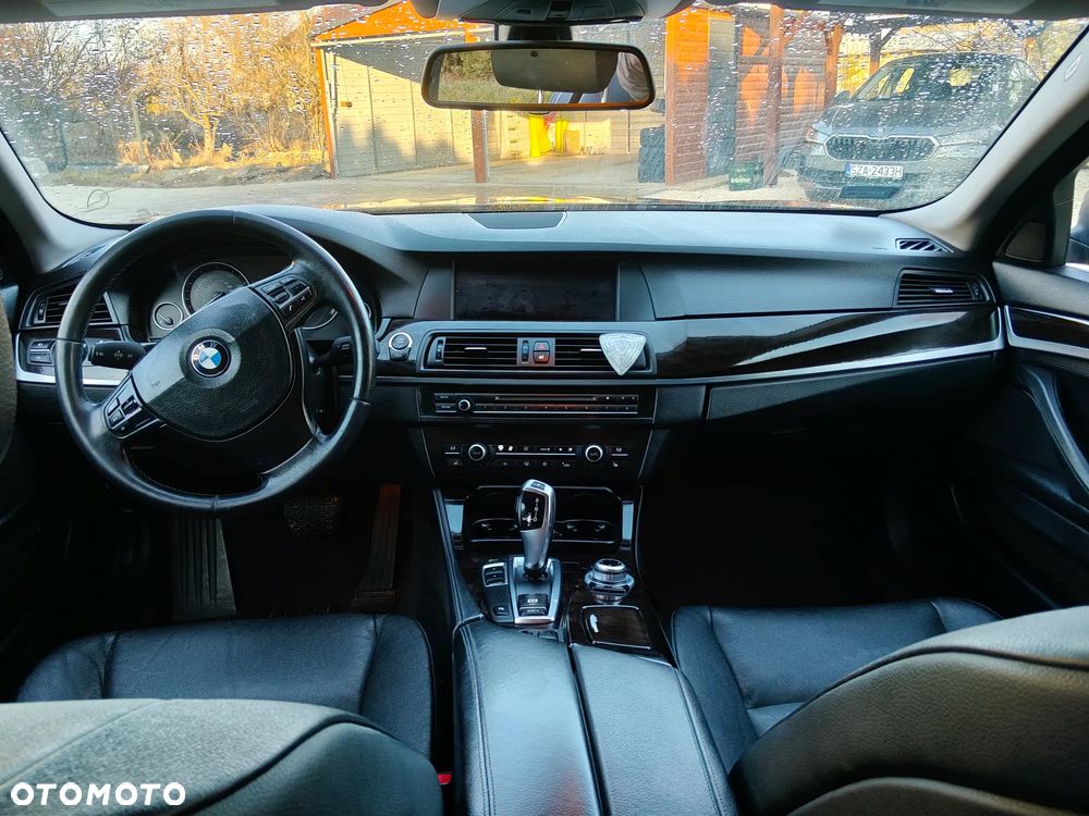 BMW Seria 5 528i - 4