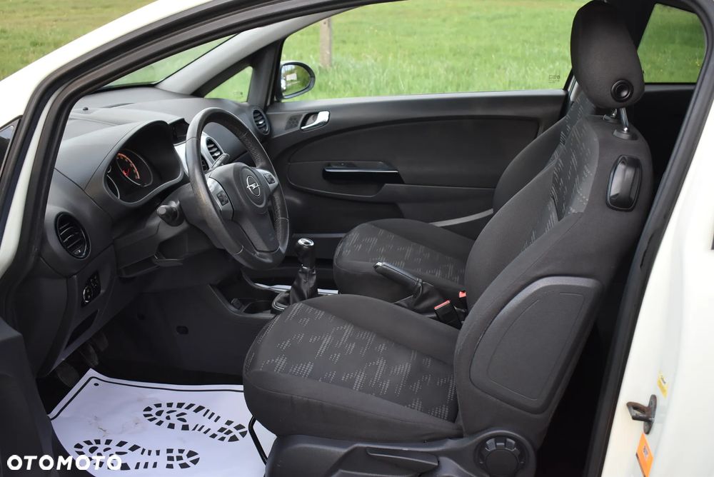 Opel Corsa - 25