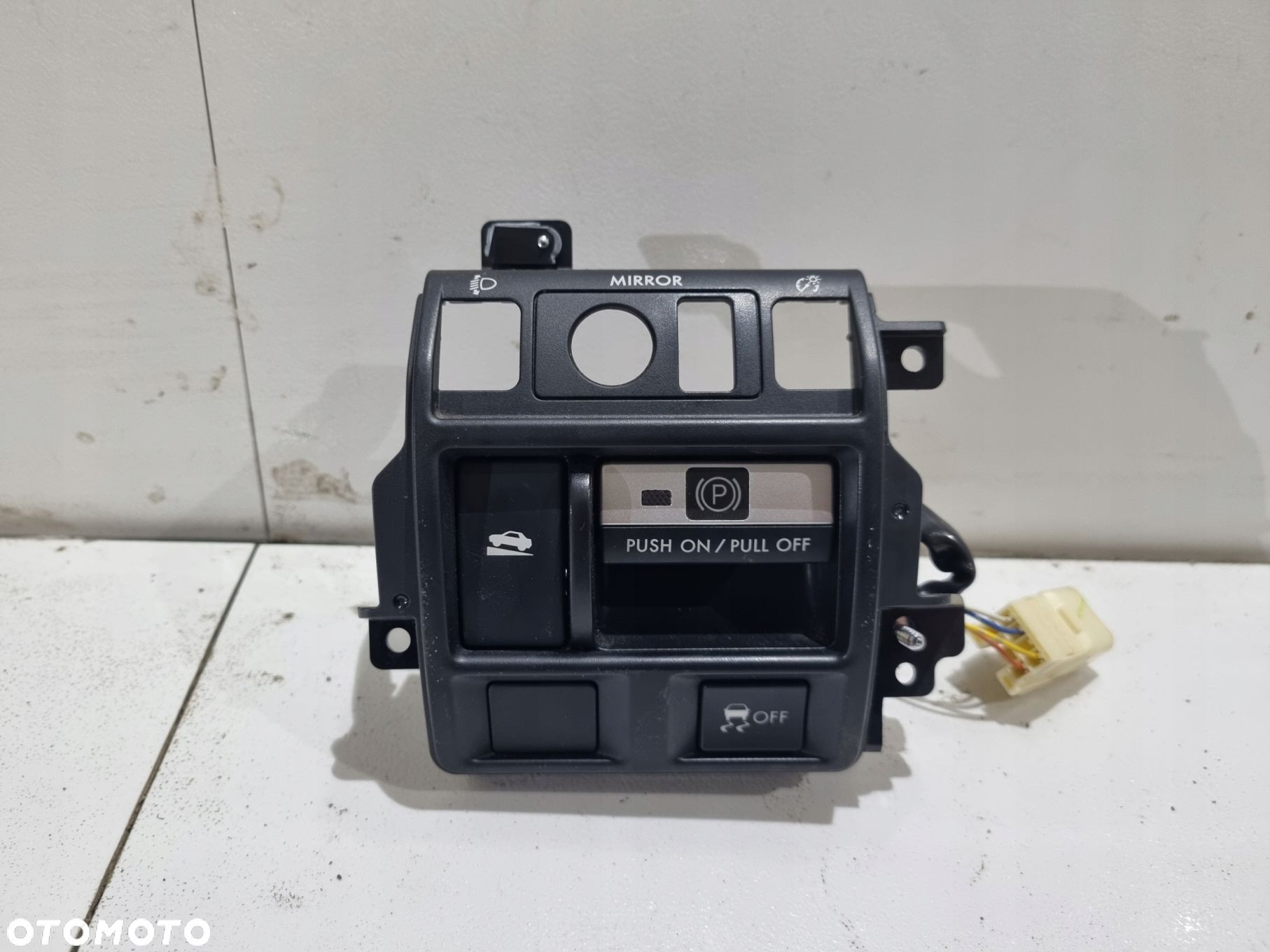 SUBARU OUTBACK IV PRZYCISK HAMULCA RĘCZNEGO 15C357 - 1