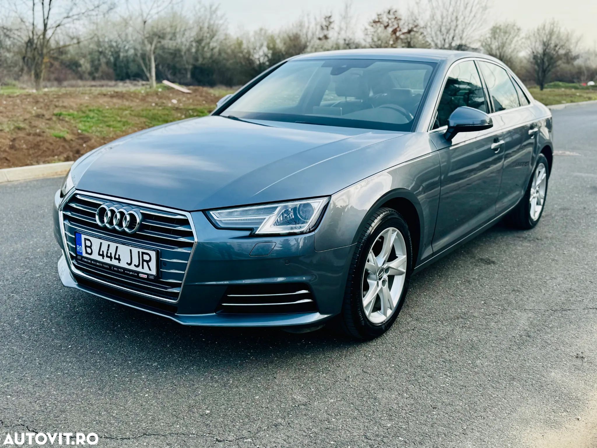 Audi A4 2.0 TFSI ultra - 1