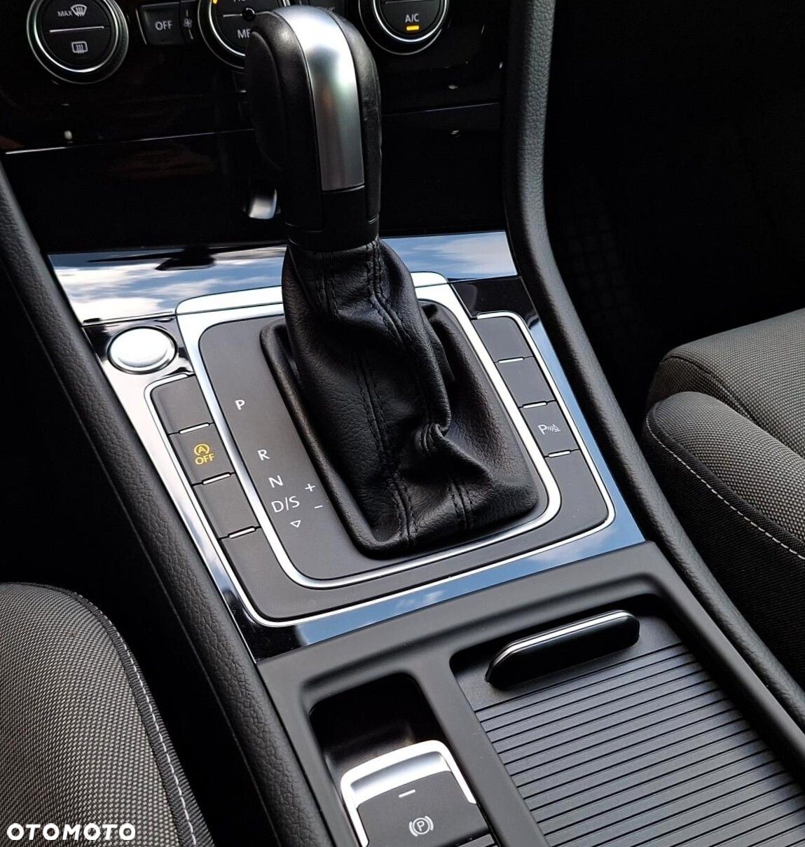 Volkswagen Golf - 14