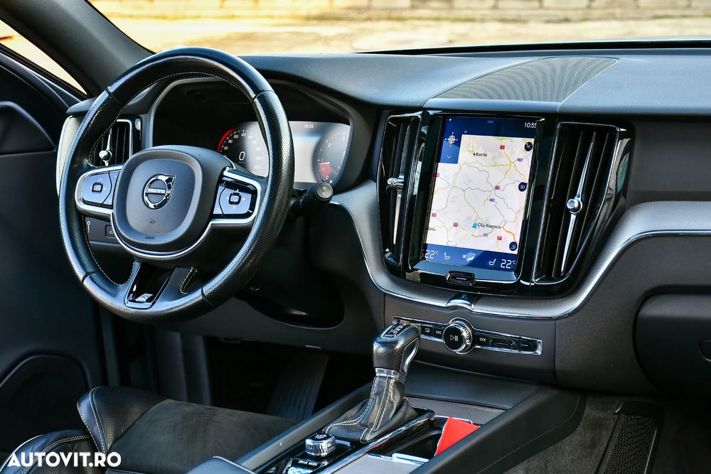 Volvo XC 60 D4 AWD R-Design - 33