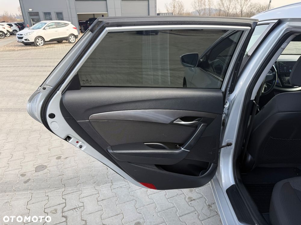 Hyundai i40 Kombi 1.7 CRDi Premium - 17