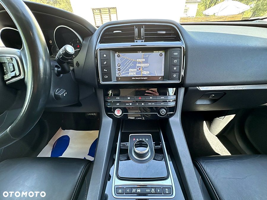 Jaguar F-Pace 20d AWD Prestige - 27