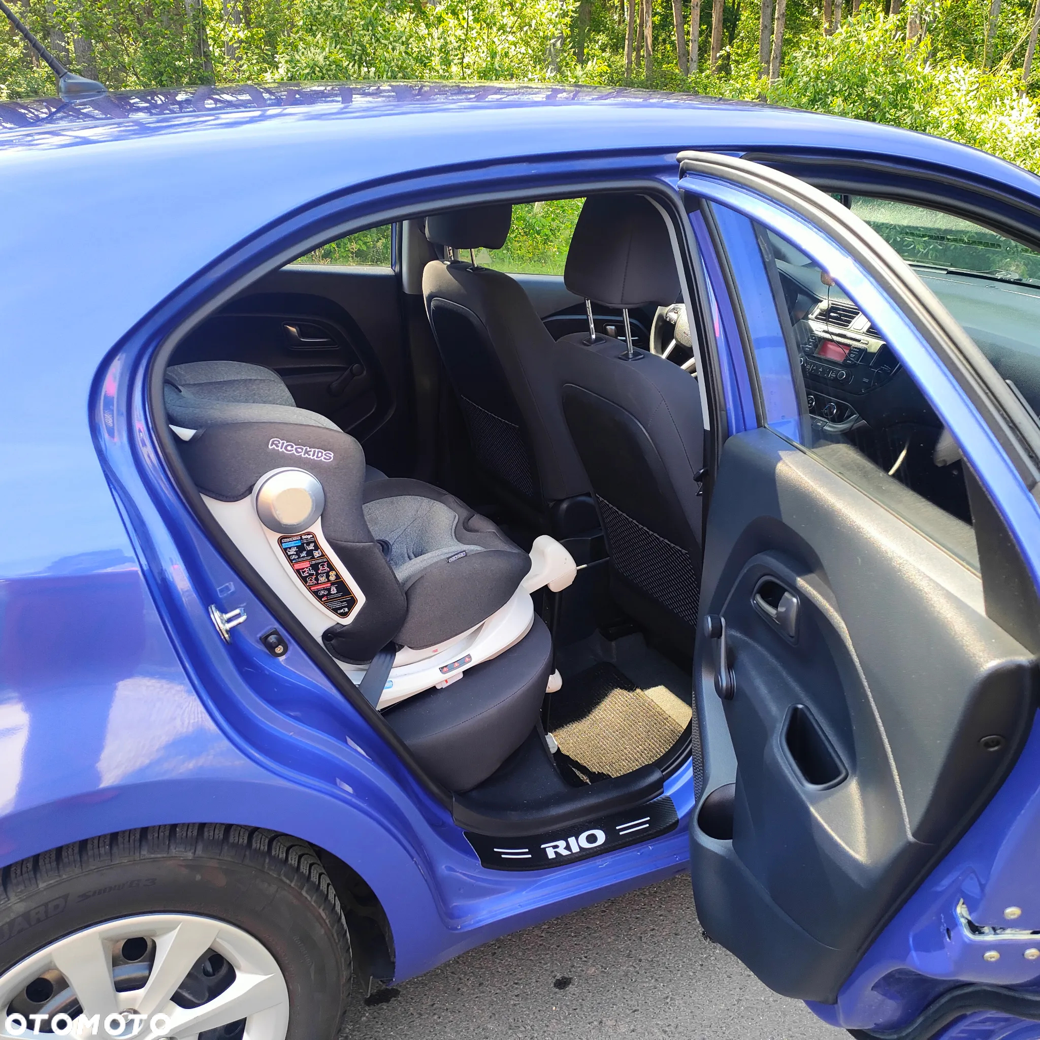 Kia Rio 1.2 L - 12
