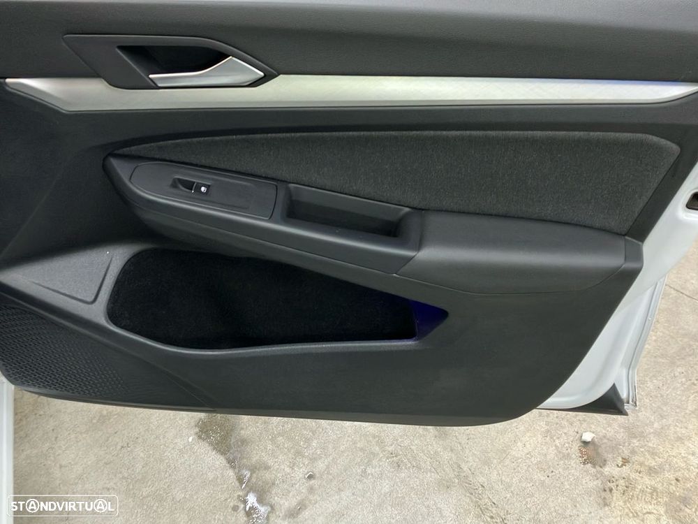 VW Golf 1.0 TSI Life - 23