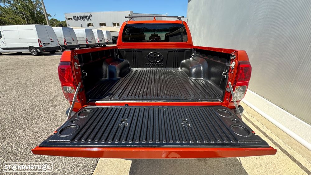 Toyota Hilux 2.4 D-4D 4WD Tracker - 2