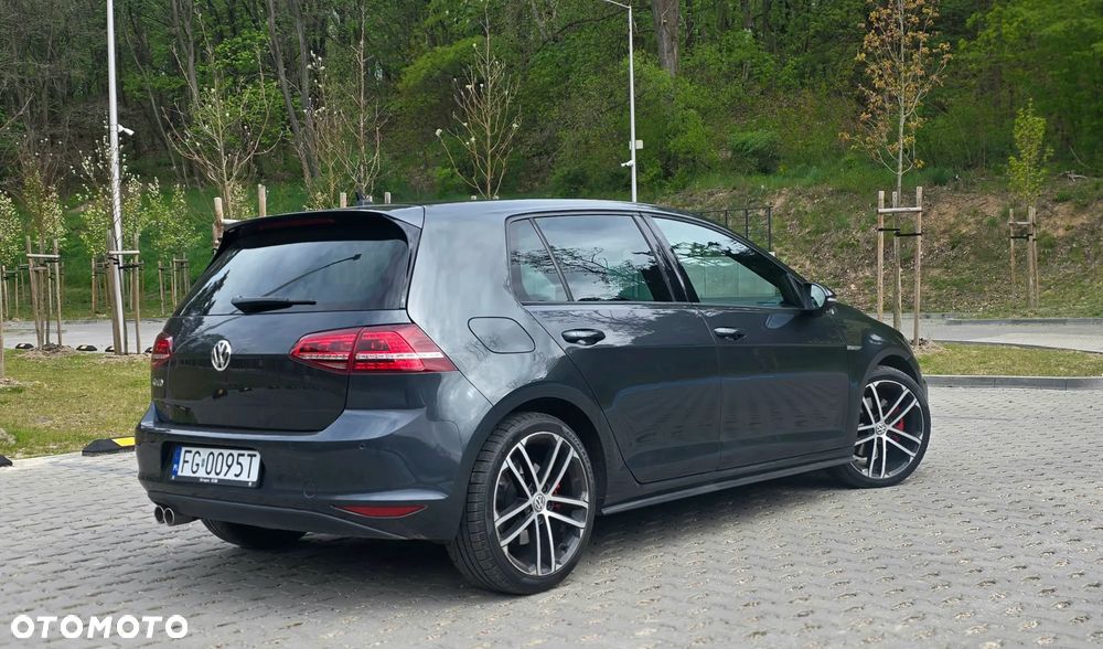 Volkswagen Golf 2.0 TDI BMT GTD - 15