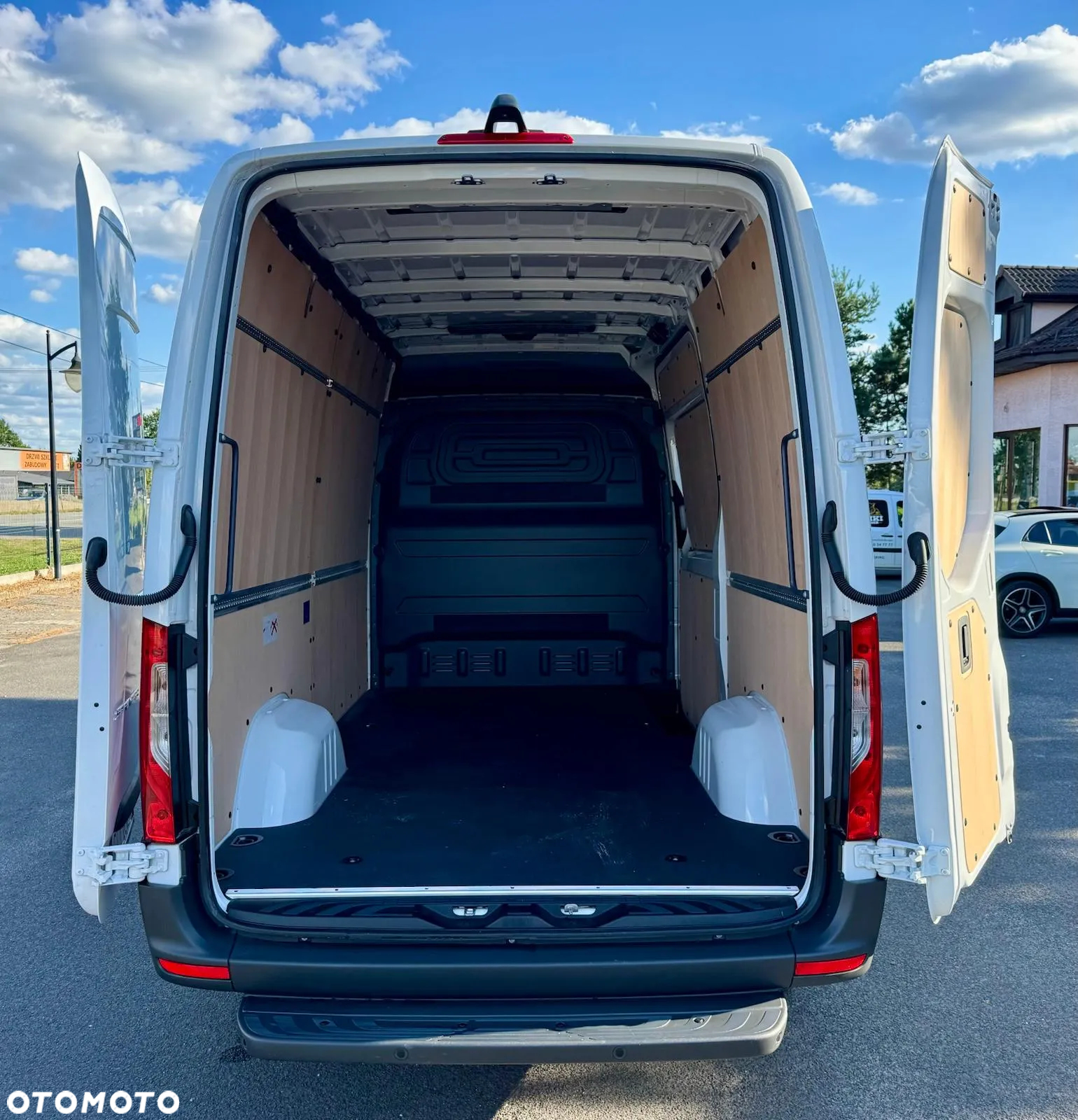 Mercedes-Benz Sprinter 317 CDI - 32