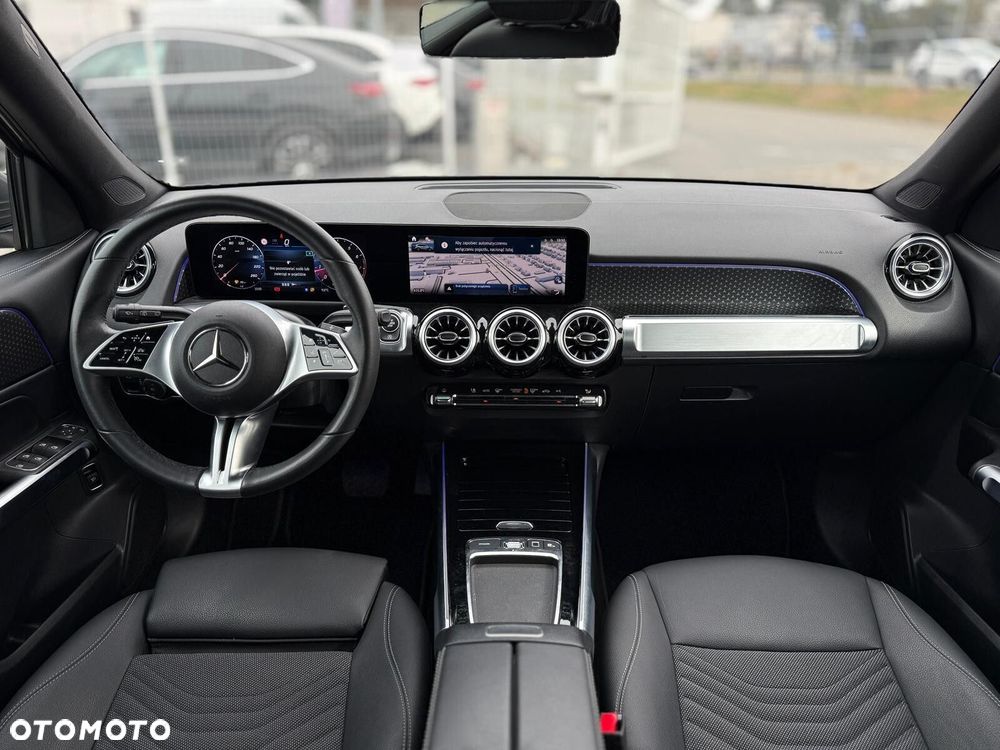 Mercedes-Benz GLB - 10