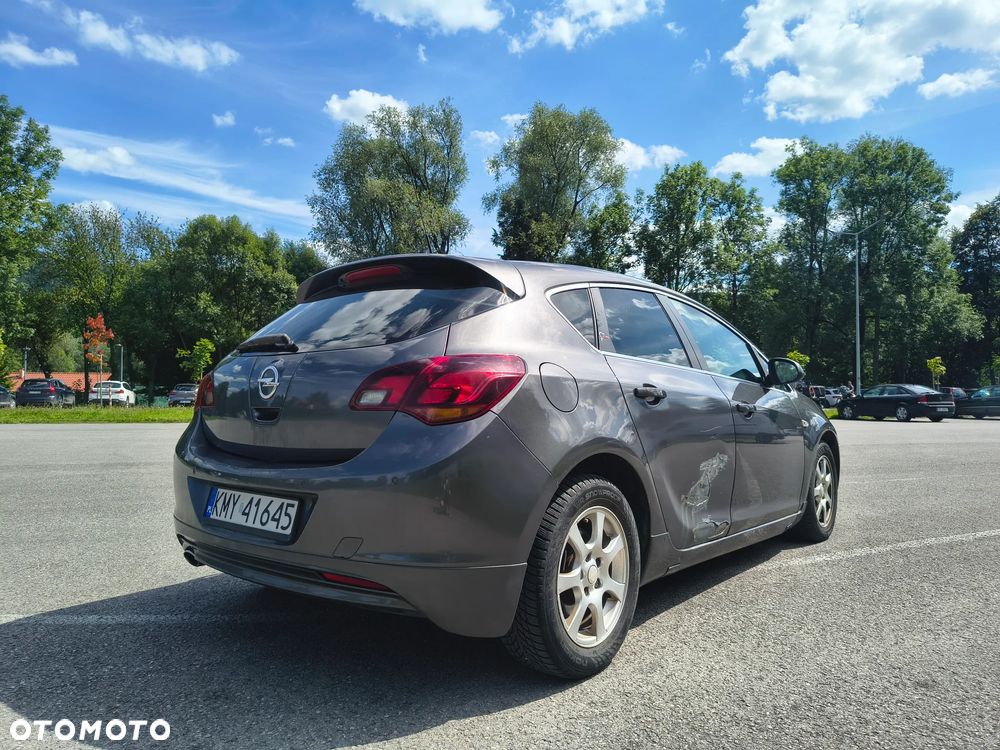 Opel Astra 2.0 CDTI Cosmo - 10