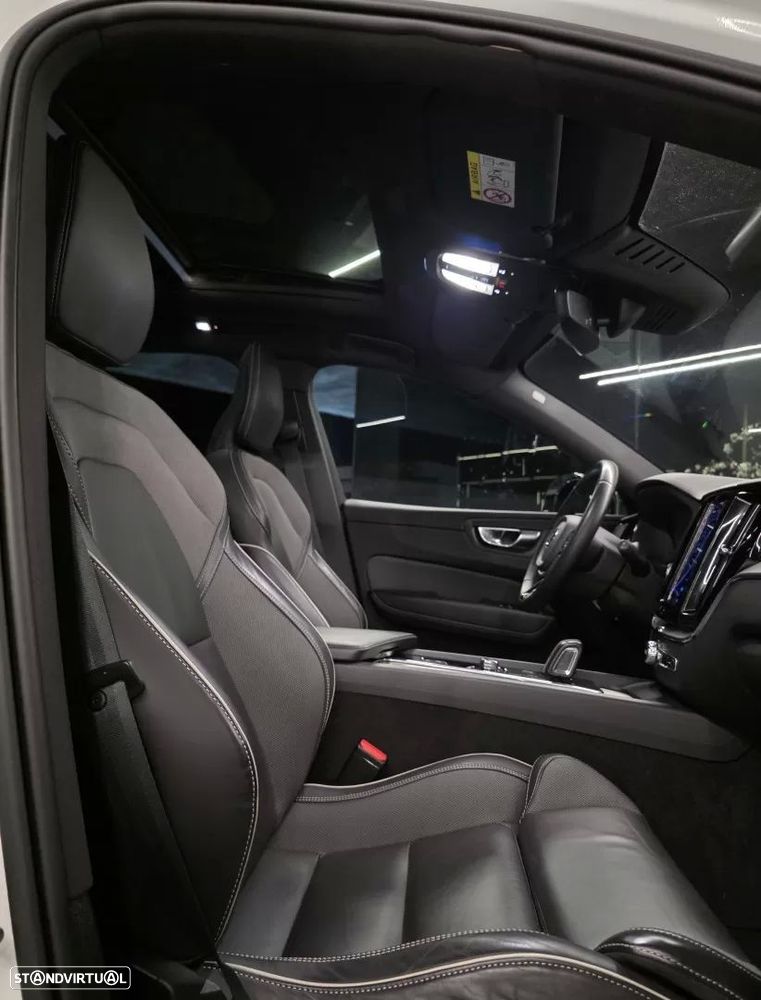 Volvo XC 60 2.0 T6 PHEV R-Design AWD - 22