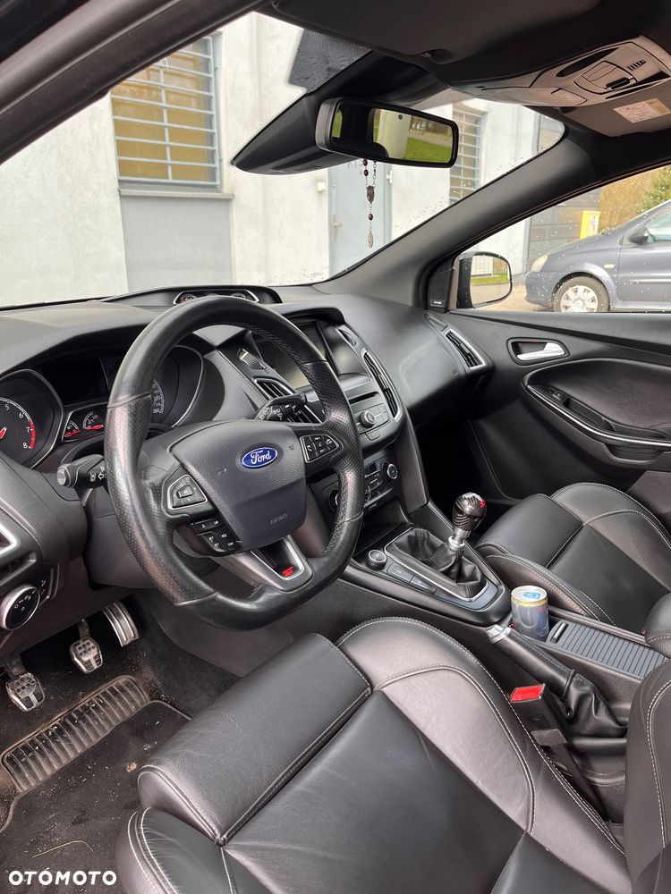 Ford Focus 2.0 EcoBoost ST - 11