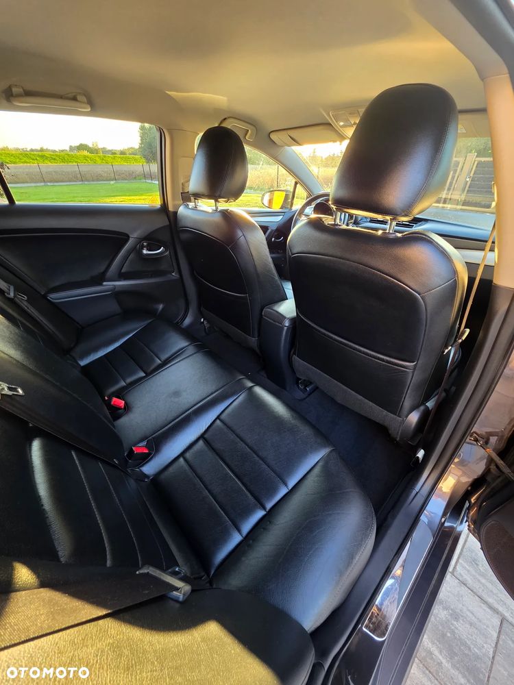 Toyota Avensis - 24