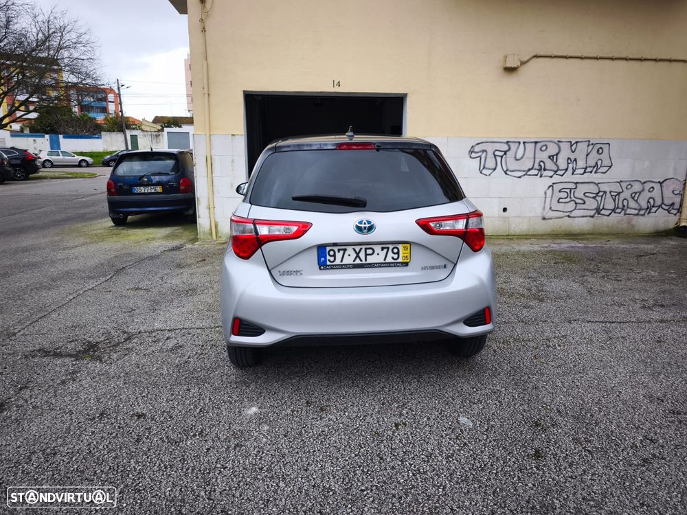 Toyota Yaris 1.5 HSD 20 Anos - 4