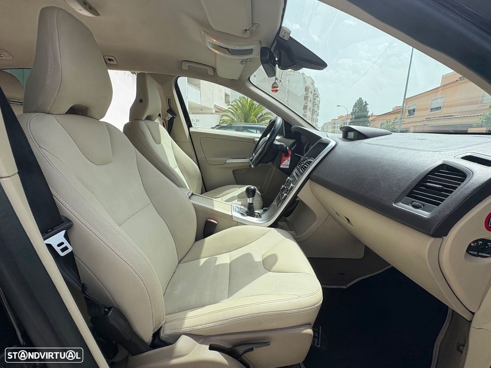 Volvo XC 60 2.0 D3 Drive Momentum - 4