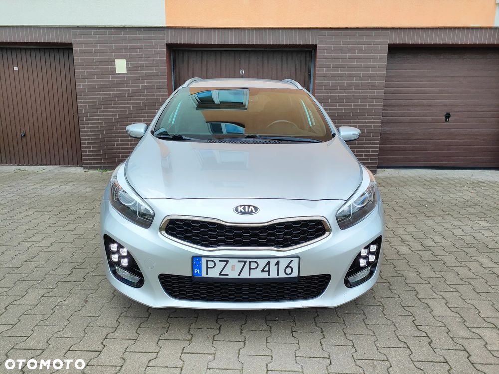 Kia Ceed 1.6 CRDi 136 ISG SW GT Line - 2
