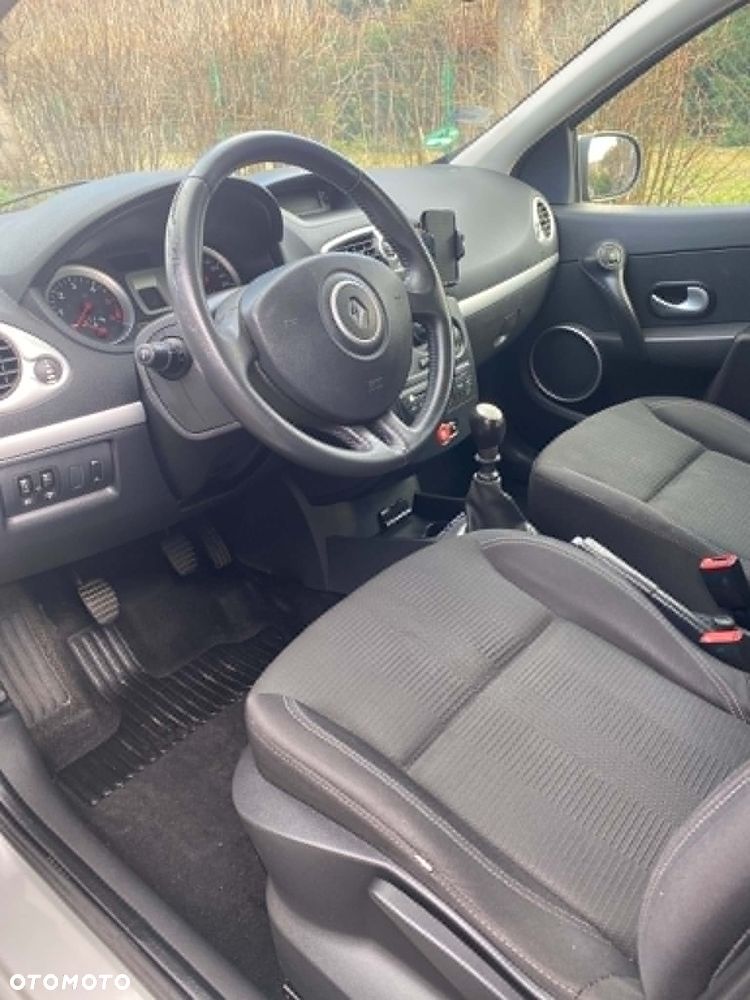 Renault Clio - 7