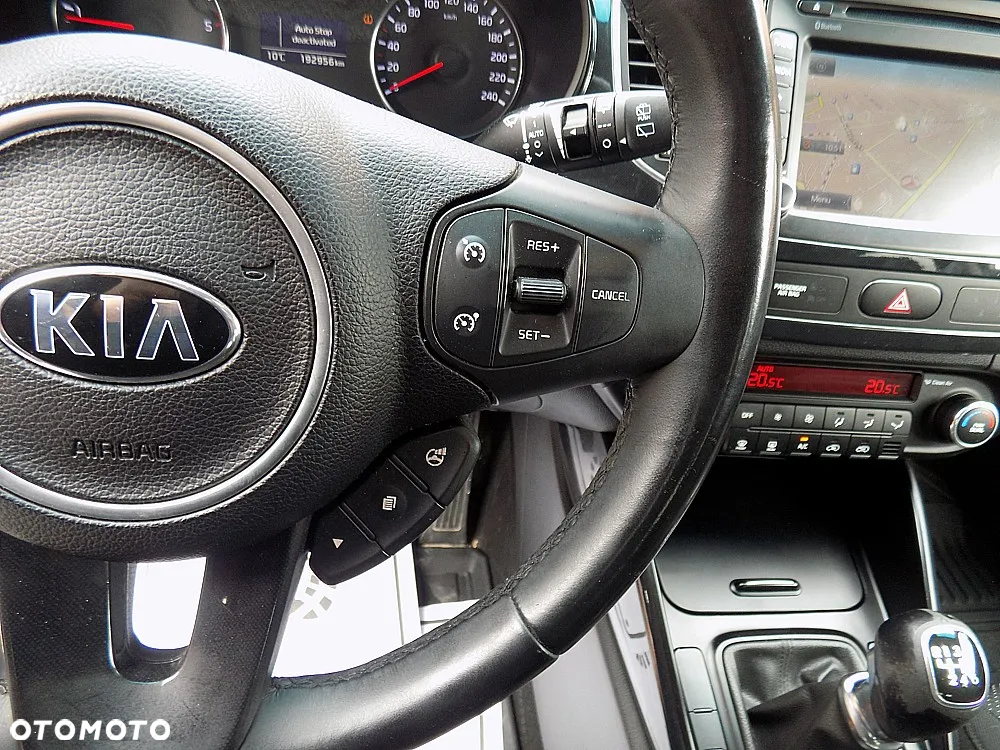 Kia Carens 1.7 CRDi M 7os - 13