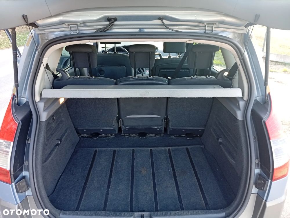 Renault Scenic 1.6 16V Avantage - 7