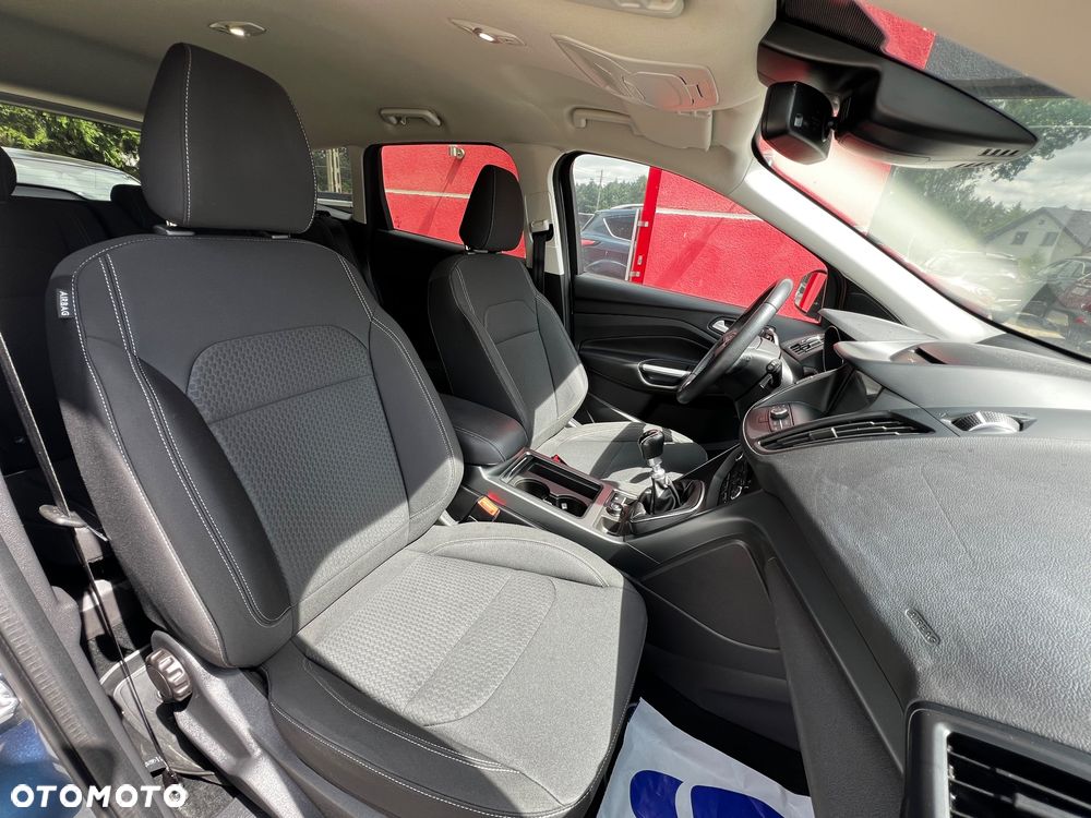 Ford Kuga 1.5 EcoBoost 2x4 Titanium - 24