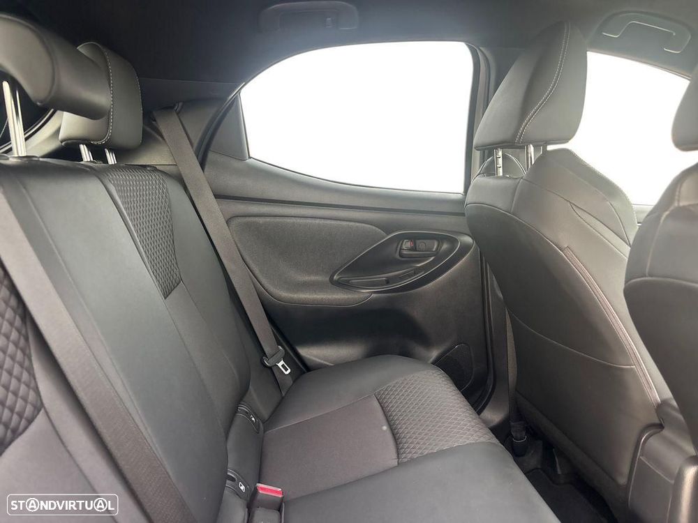 Toyota Yaris - 16