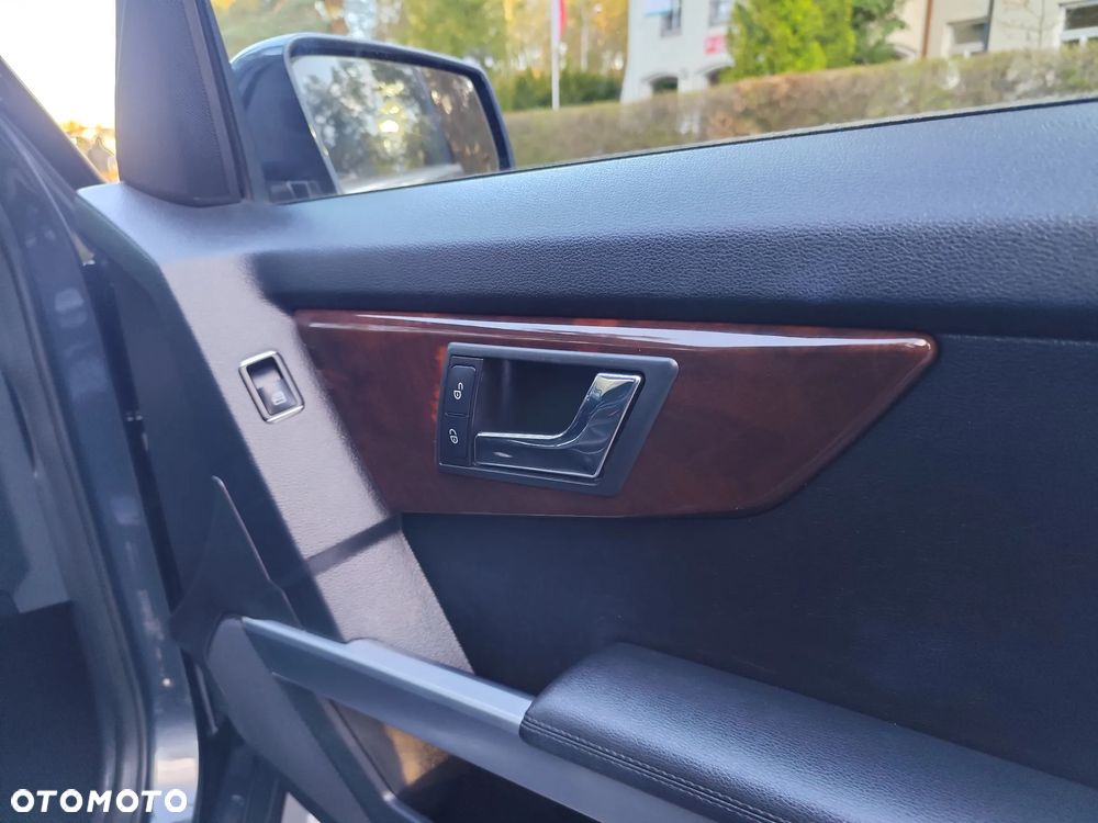 Mercedes-Benz GLK 220 CDI DPF 4Matic BlueEFFICIENCY 7G-TRONIC SPORT EDITION - 26