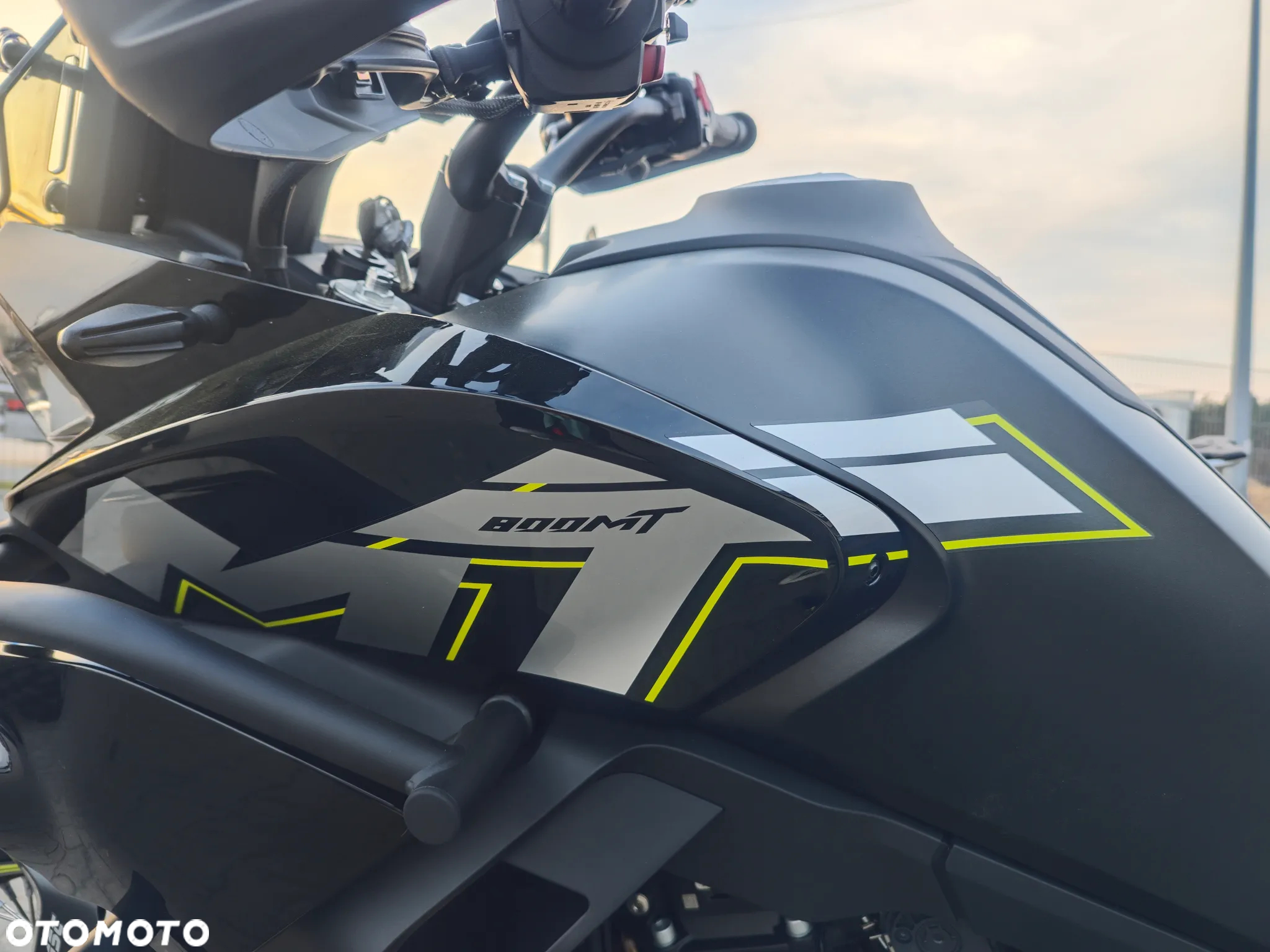 CFMoto MT - 12