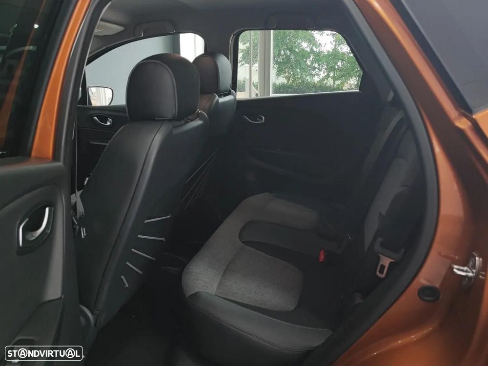 Renault Captur 1.5 dCi Exclusive EDC - 28
